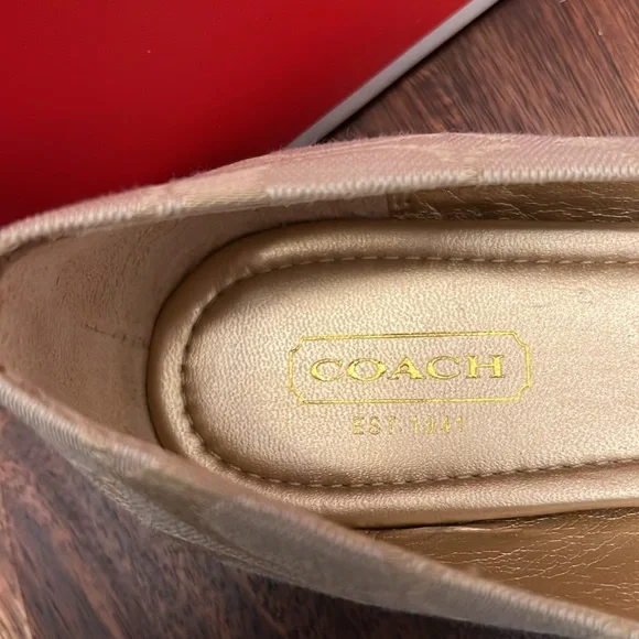EUC - Preloved Coach Onida Flats, Size 7M US. - Picture 8 of 16